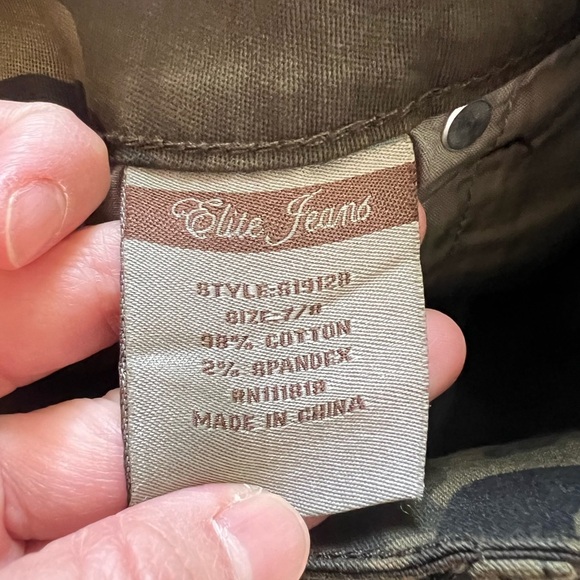 Elite Jeans Womens Camo Shorts 7/28 High Rise Stretch Distressed Casual Outdoor - Picture 8 of 17